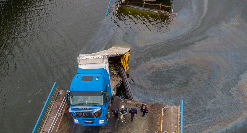 разрушение моста грузовиками